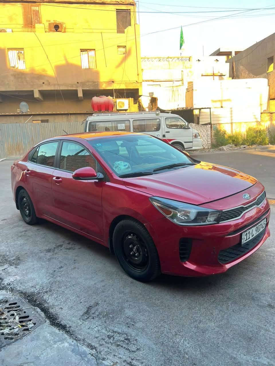 سلام عليكم 
كيا ريو موديل 2019فئة S
محرك 1600جي دي اي 
تبريد كير مكينه خير من الله
بيهة باب جهة سايق وجاملغ جهة سايق بدون تبديل ليبل واحد سعرهة 95$وبيهة مجال شي بسيط مكاني بغداد حي العامل ***********
