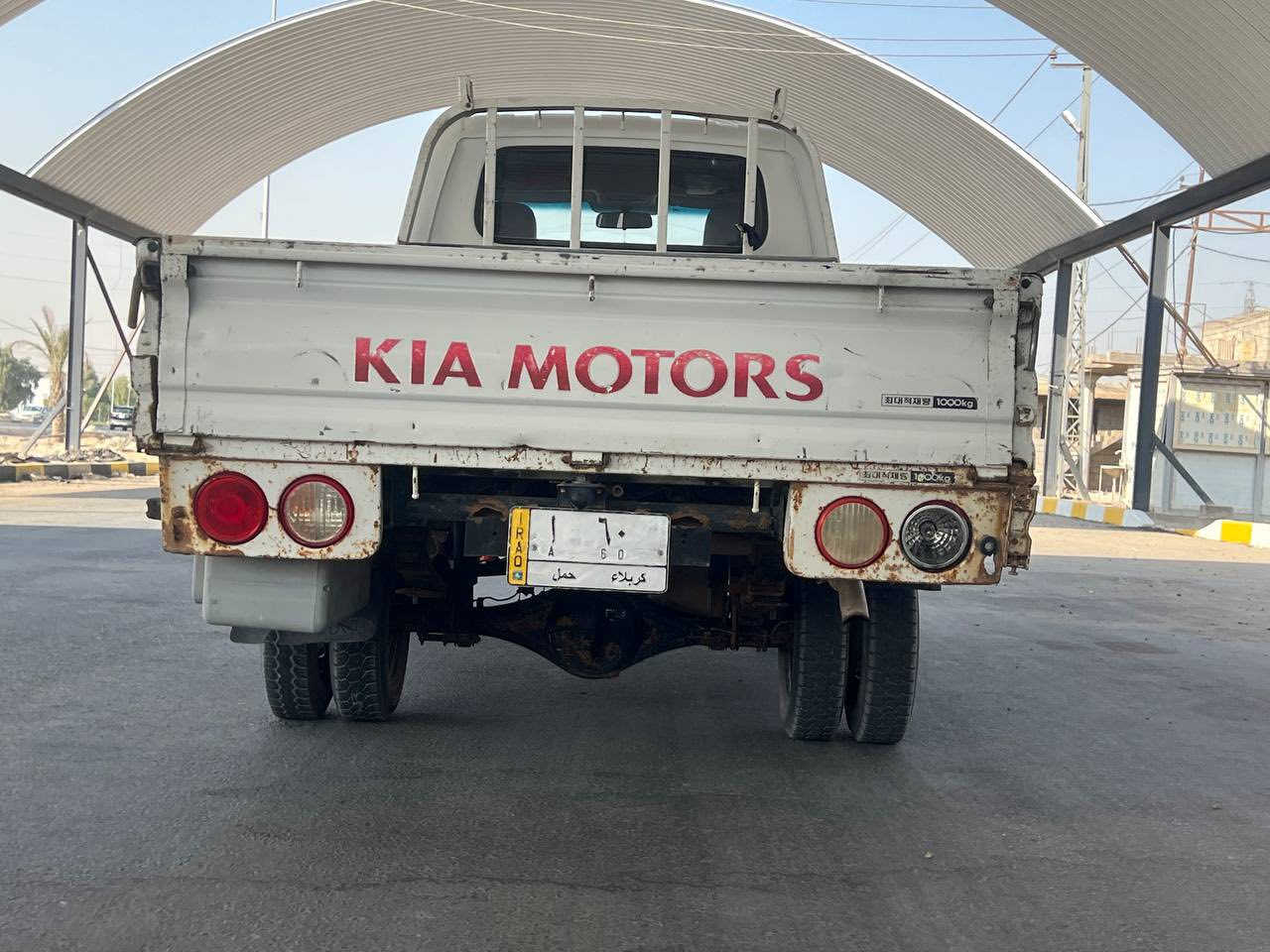 السلام عليكم سياره كيا 3000 (مفتوح محرك الابيض )سنويه 2027 السياره تحمل (رقممممممم مميز 60 كربلاء )مكفول شاصي مكير بيها تنقيص قليل جداا السياره مثل ما موضح كدامك تخم تايرات جديد امامي عنوان السياره كربلاء المقدسة الاستفسار ع الرقم التالي *********** او خاص متواجد السياره ((سعر 115 )) اذا ما تعرف بل الارقام المميزه لا تدخل بحلال الناس
