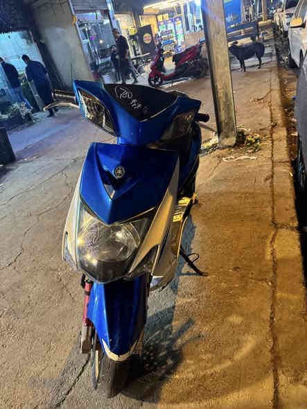 سلام عليكم اخوان سكنس لد لبيع بي اوياله امشيف وبيه صدرDyوبيه كلجات قويه  وبيه فج رياضي قبغ جوزه وبيه قبغ بانزين وبيه اشاير لد امامي خلفي وبيه زنون يعمي عمي السعر 1650 وبيه مجال حك الجيه العنوان الكراده    رقمي***********  ولمكينه ابلاديه
