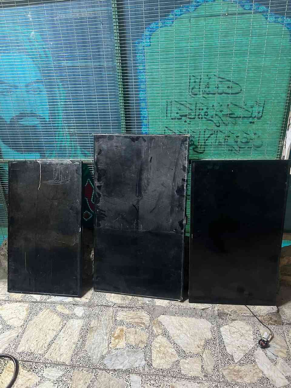 شاشات ٣ عاطلت البيع ***********

