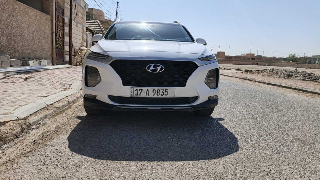 سلام عليكم
سنتافي 2019 خليجي 
محرك 6 سلندر 7 راكب 
مفتاح التشغيل بصمه والكراسي كهرباء 
مكان السياره السماوه 
السونار مرفق او بيه تكشير بل قماره وامغلف فابلون 
سعره 185 قفل 
***********
