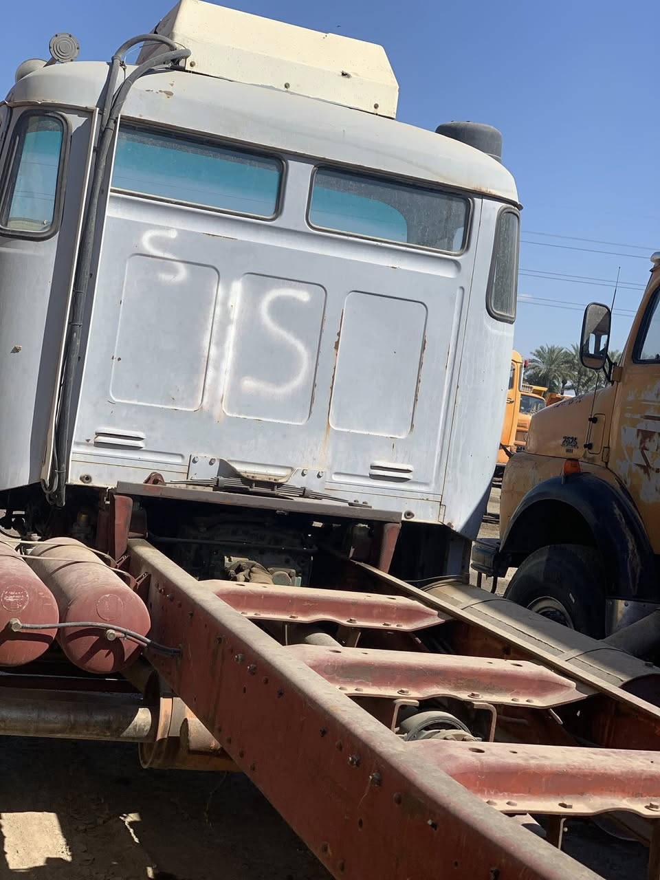 سلام عليكم للبيع قجمة بلادي مكفولة موديل 81
***********
