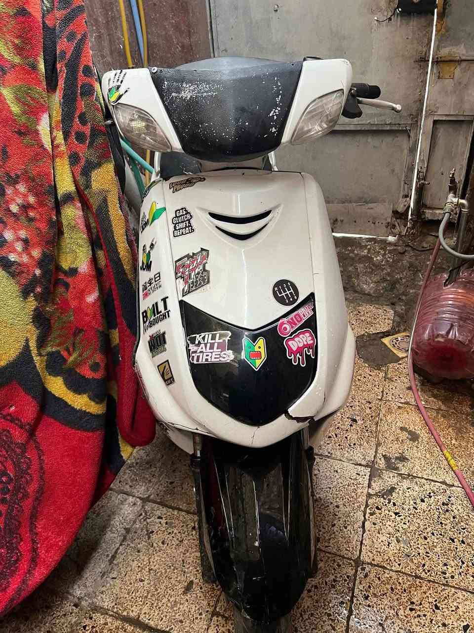 تفصيخ
مكينه معلكة ولفات السعر 175
كفرات 25
شاصي 50
ماشه25
صالنصه 25
دبلات امامي خلفي 20
تايرات هن والويالة45
فاكيوم عدد 2 السعر 10
المكان بغداد الجديدة
***********
