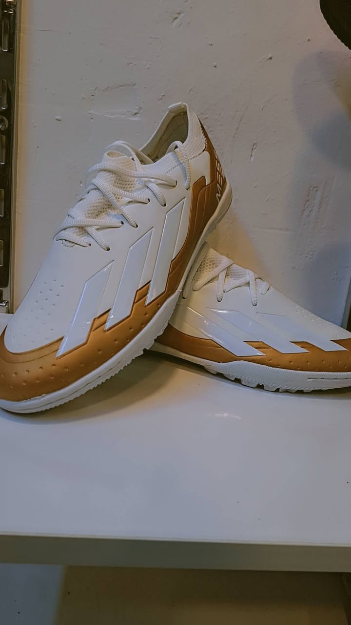 #اثير_للاحذيه_الاوربيه_باله_والجديد
تم وصول بضاعه جديده 
لابجين نايك اير زوم اصلي فيتنامي 
لابجين مسي  موديل جديد 
لابجين ريكي 
لابجين نايك ايراني 
كسرات 
جواريب سيلكون 
لفاف بانذج 
صفرات حكم 
كفوف حراسه 
طوبات كره قدم جديده 
العنوان / حبانيه سيسي سوق العصري مجاور قاعه البوريشه
هـ/***********
