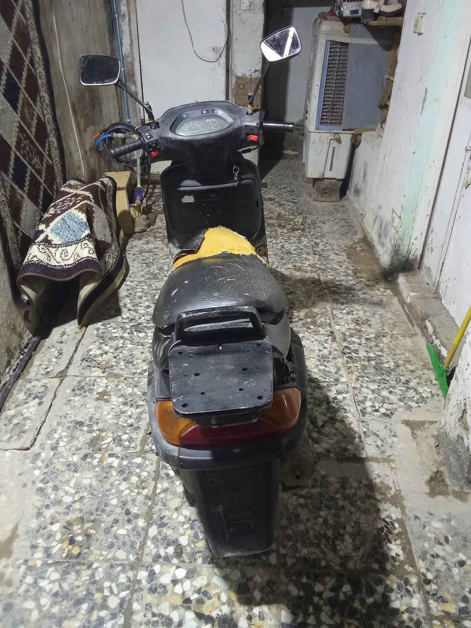 من رخصت ادمن الكروب
السَلٱمٌ عـَلـْيگمّ-ۈرحـْمّـٌة ٱللـّہ ﯙبُرگـّاتہ
دراجه فضائي سرعتها 100 كامله مكمله من كل النواحي بس نقصها كفر من صفحه البريك الامامي وقبق حاضنه بصفحه من جهت لباتري مااعرف شتسموها انتم
اما بالنسبه لكهربائيات شغاله كلها بس نقصها ربط شخاطه السلف بالباتري الدراجه هندر واحد اشتغل وخير من الله عارضها ب 250 للاستفسار واتس ع الرقم
***********
