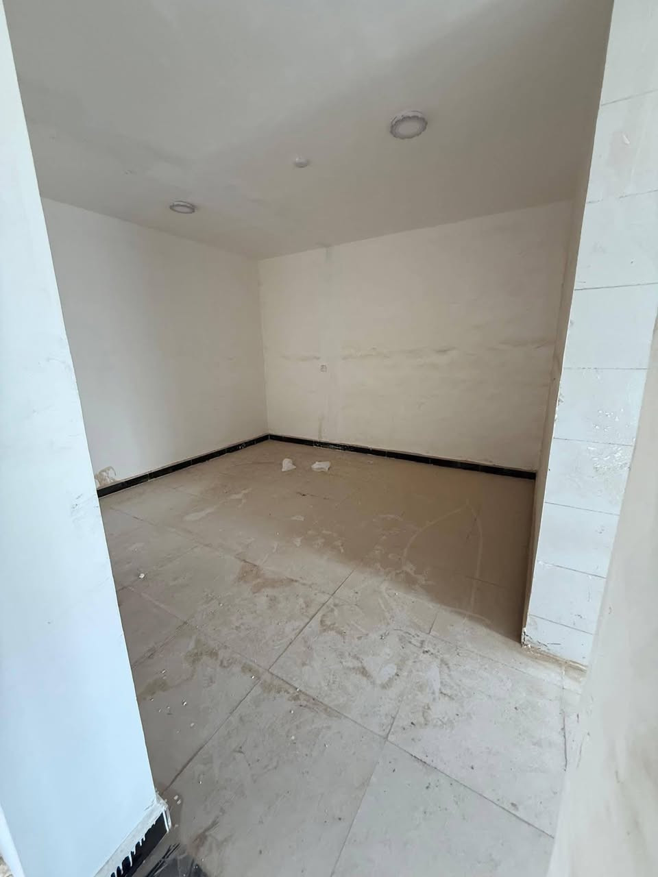 🏡 فرصة استثمارية مميزة للتملك بيت جاهز للسكن في مجمع أبو تراب السكني 🏡
الموقع المتميز:
- مجمع أبو تراب السكني - المرحلة الثانية
- جهة جامعة الكفيل (موقع استراتيجي وحيوي)
- حرف T - بلوك 29

مواصفات البيت:
- مساحة 200 متر - طابق واحد (أبو الصالة)
- الواصل: 77 مليون
- المصرف 90
- تصميم عملي وأنيق
-البيت جاهز للسكن

السعر:
- سعر البيت من الشركة: 125 مليون دينار
- جاهز على التمويل المصرفي (المصرف العراقي)
- فرصة مثالية للتملك بسهولة وبدون تعقيدات

📞 للاستفسار والاتصال: ***********

 #عقارات_النجف #مجمع_أبو_تراب #بيت_للبيع_النجف
