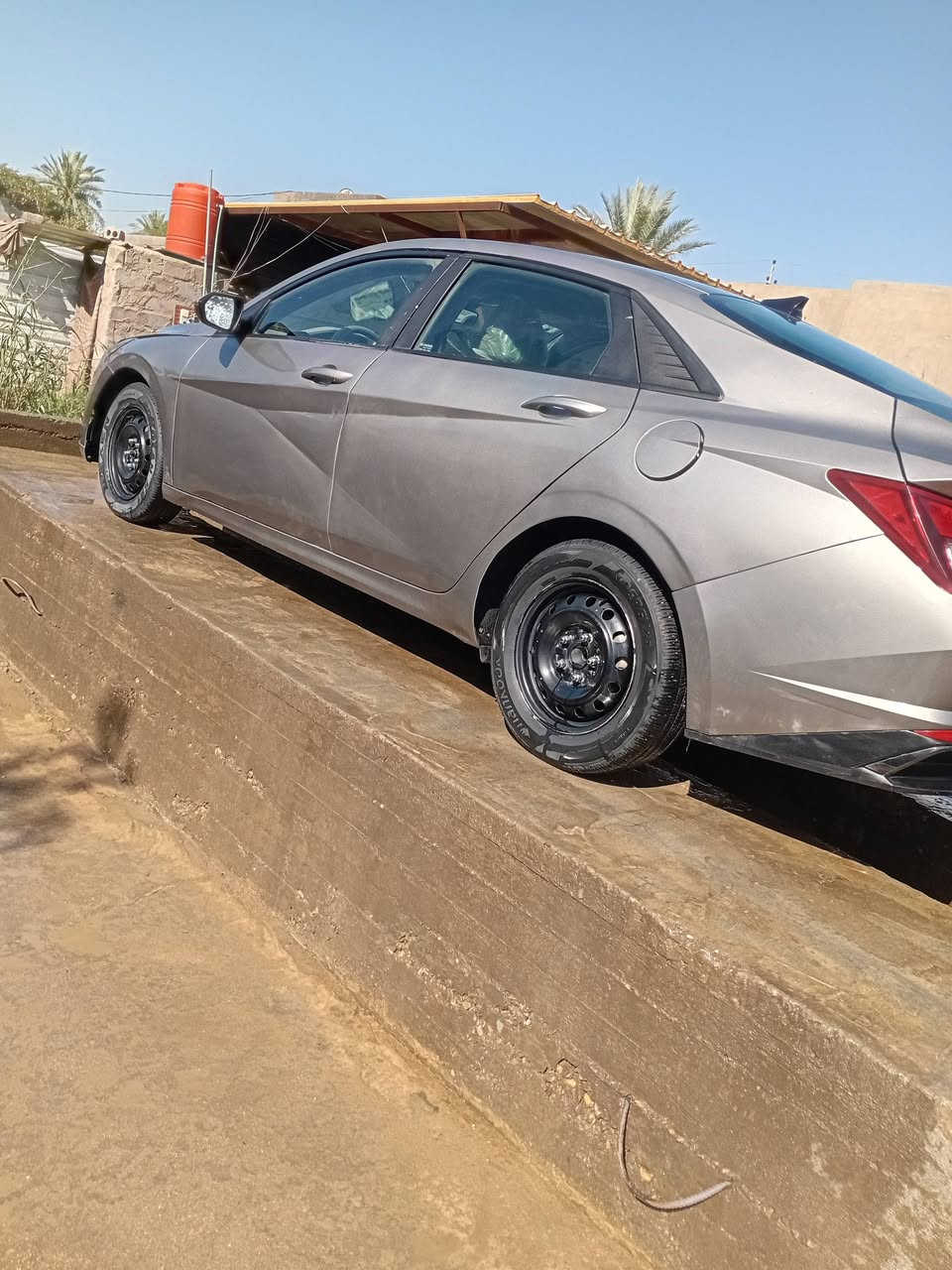 السلام عليكم
النترا ٢٣ وارد 
معوقين ذي قار وكاله عامه
ماشيه ٤٧ الف كيلو
السياره بيها حاظث بالعراق شاصي جه السايق  متعور 
ونصبغت صفحه السايق كلها 
بدون تبديل ليبل واحد 
مكينه وكير 
تبريد بس غاز لان بالضربه بدلت الراديترات 
السعر ١٢٧
