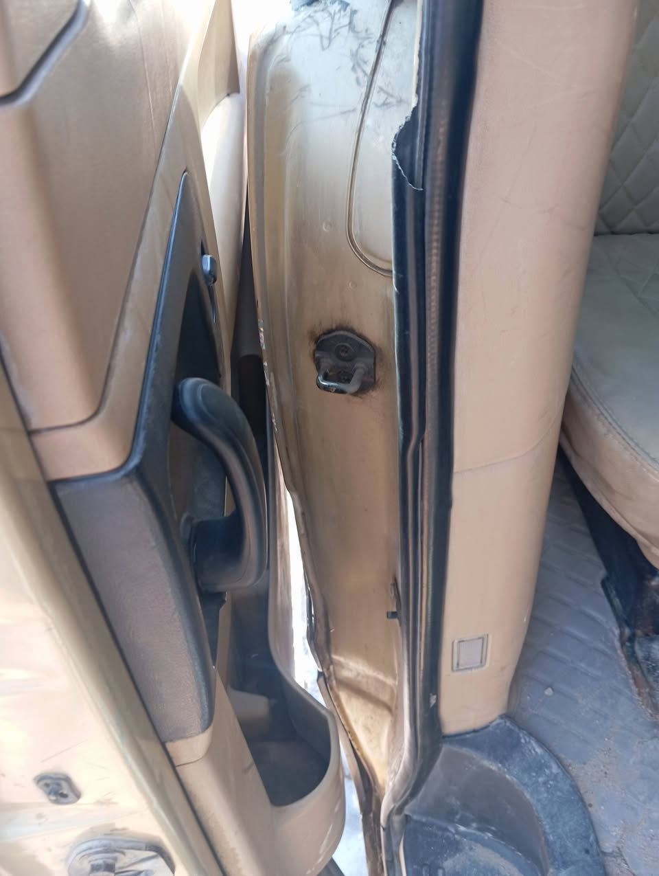 سلام عليكم 
ستاركس للبيع 2008 مفتوح ومحور مسكر مكينه 12 بلاد ام القبق السود تماتيك مكينه وكير كفاله بلكرتون سياره جديده سياره مكفوله من العيب الشرعي بيه مكانات صبق قطره مال خياس ما بيه البدي يخبل حداده جديده تايرات 4 بجيس ويل 16 كهربائيات كله شغاله  
رقم قادسيه بسمي تحويل مباشر  
رافعله دخوليه لرميله وبعده ما طالعه 
مكاني البصره الزبير 
سعر 123$
***********
***********
