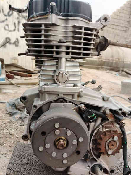 محرك دراجه للبيع جاهز دكت هندر يشتقل مايبخر غراضه موجودة الصفاحيه ومالت الهوة موجودات مكاني الزبير رايدة ب100وبيه مجال وهاذا رقمي حتى شاصي ايراني عندي اريد ابيعه هاذا رقمي ***********
