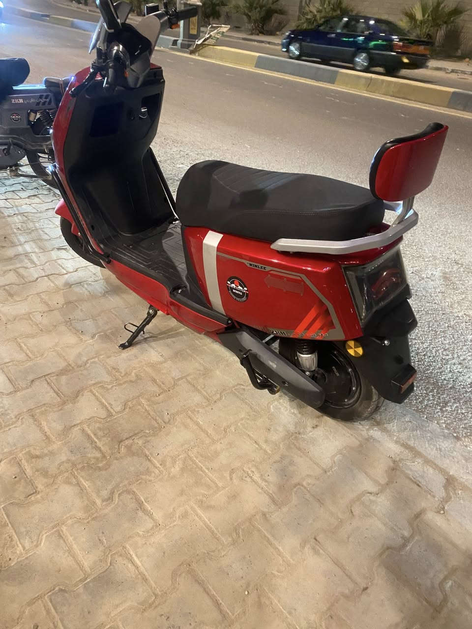 دراجه شحن ام عيون البيع صارله شهرين من أخذته جديده شوفت عينك كلشي بلاد احته وصل عندي مالاته دراجه بصمه السعر 800 مكاني بصره رقم الهاتف ***********
