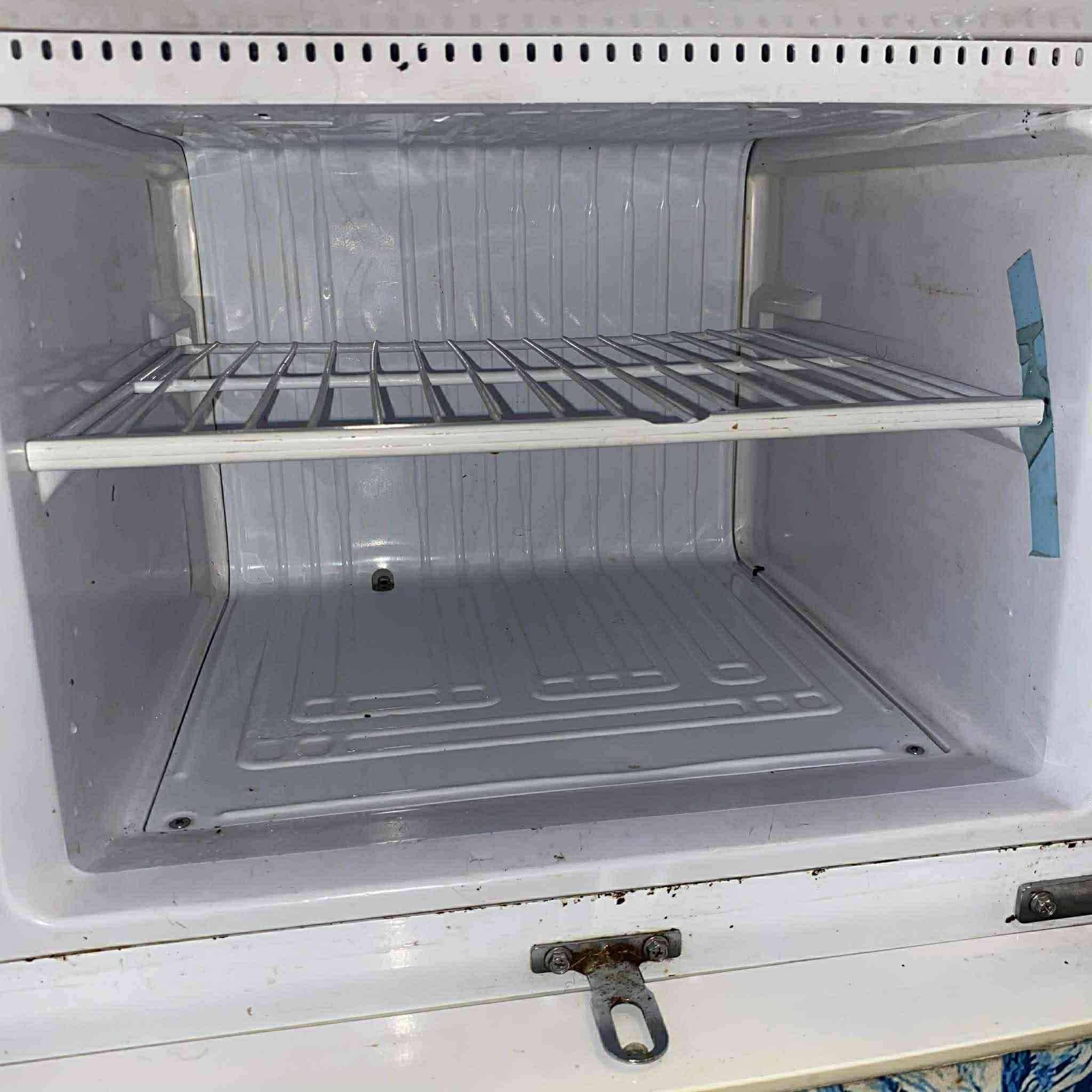 ثلاجه ب50 اليريدهه يجي ياخذه


**إذا كنت صاحب هذا الإعلان وتريد حذفه لأي سبب، رجاءا أرسل رسالة إلى الدعم الفني**