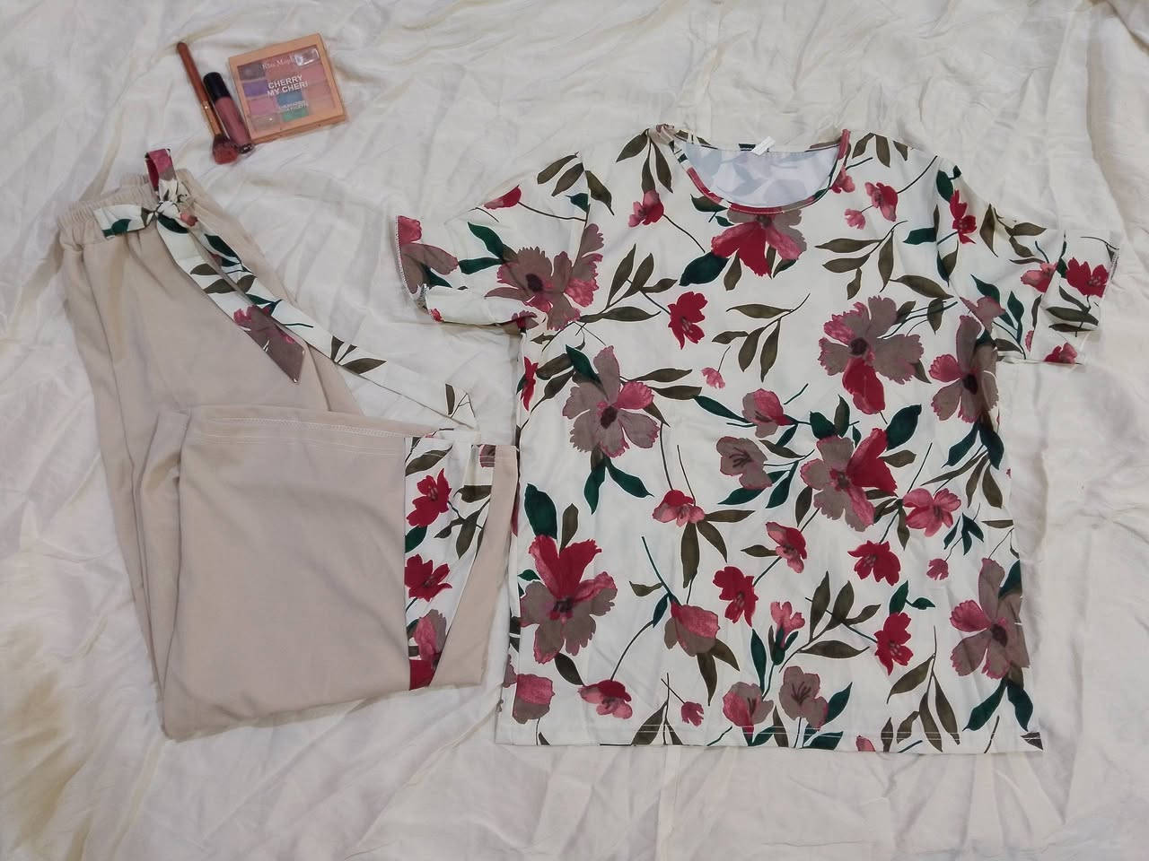 تراكات نسائية سعر 6 الاف دينار كل القياسات كل قطعه وسعرها 
#متوفر توصيل كل محافظات العراق 3 الاف دينار طيل شهر رمضان المبارك


**إذا كنت صاحب هذا الإعلان وتريد حذفه لأي سبب، رجاءا أرسل رسالة إلى الدعم الفني**