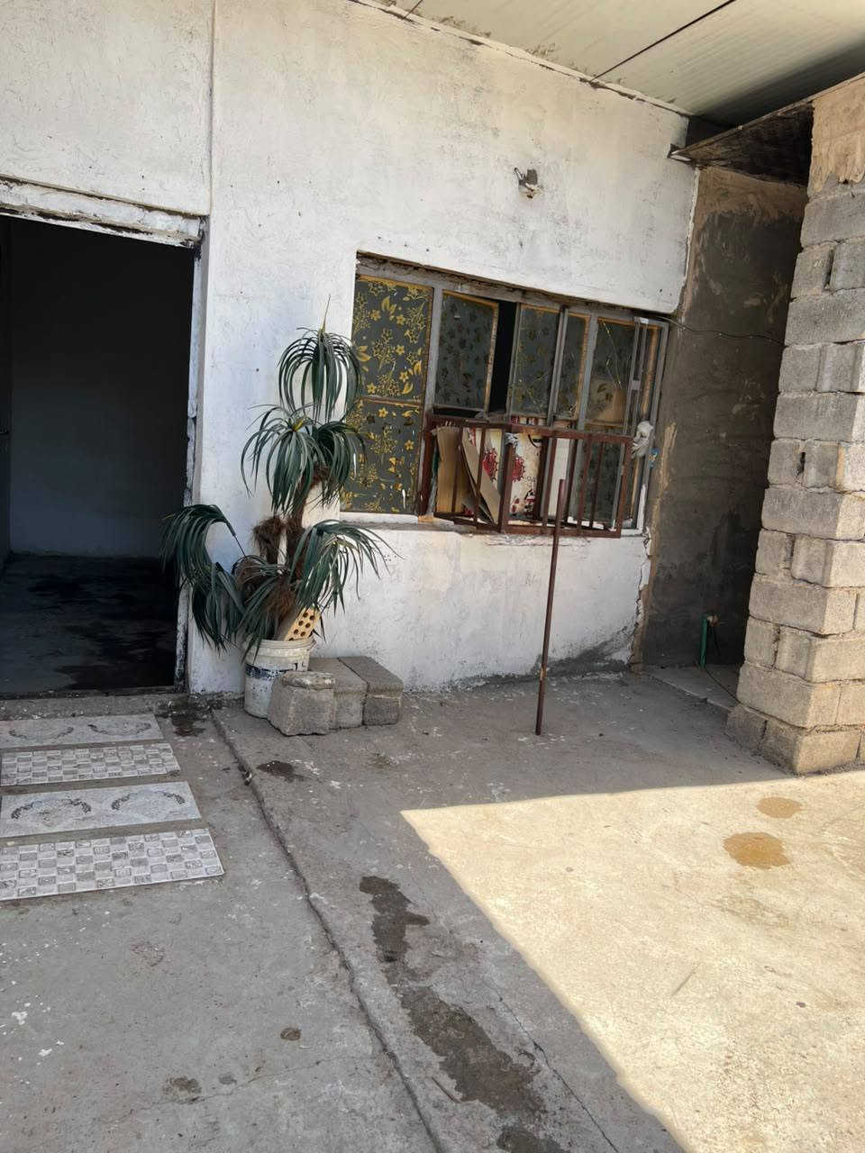 دار للبيع حي المصطفى تابع حي البساتين يم السده بالزنجيل المساحه 50للاستفسار الاتصال على الرقم ***********
