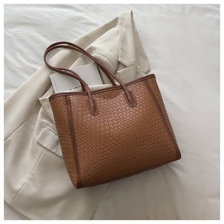 توت باك كيوت جلد ناعم وطري
جودة عالية وموديل عصري نازك ❤️
مناسب لـ: الموظفات، الاستخدام اليومي، الطالبات، الماميات
القياس 38x25cm
السعر: 72 فقط ✅
الدرزن يحتوي على 12 قطعة
اقل طلب نص درزن


**إذا كنت صاحب هذا الإعلان وتريد حذفه لأي سبب، رجاءا أرسل رسالة إلى الدعم الفني**