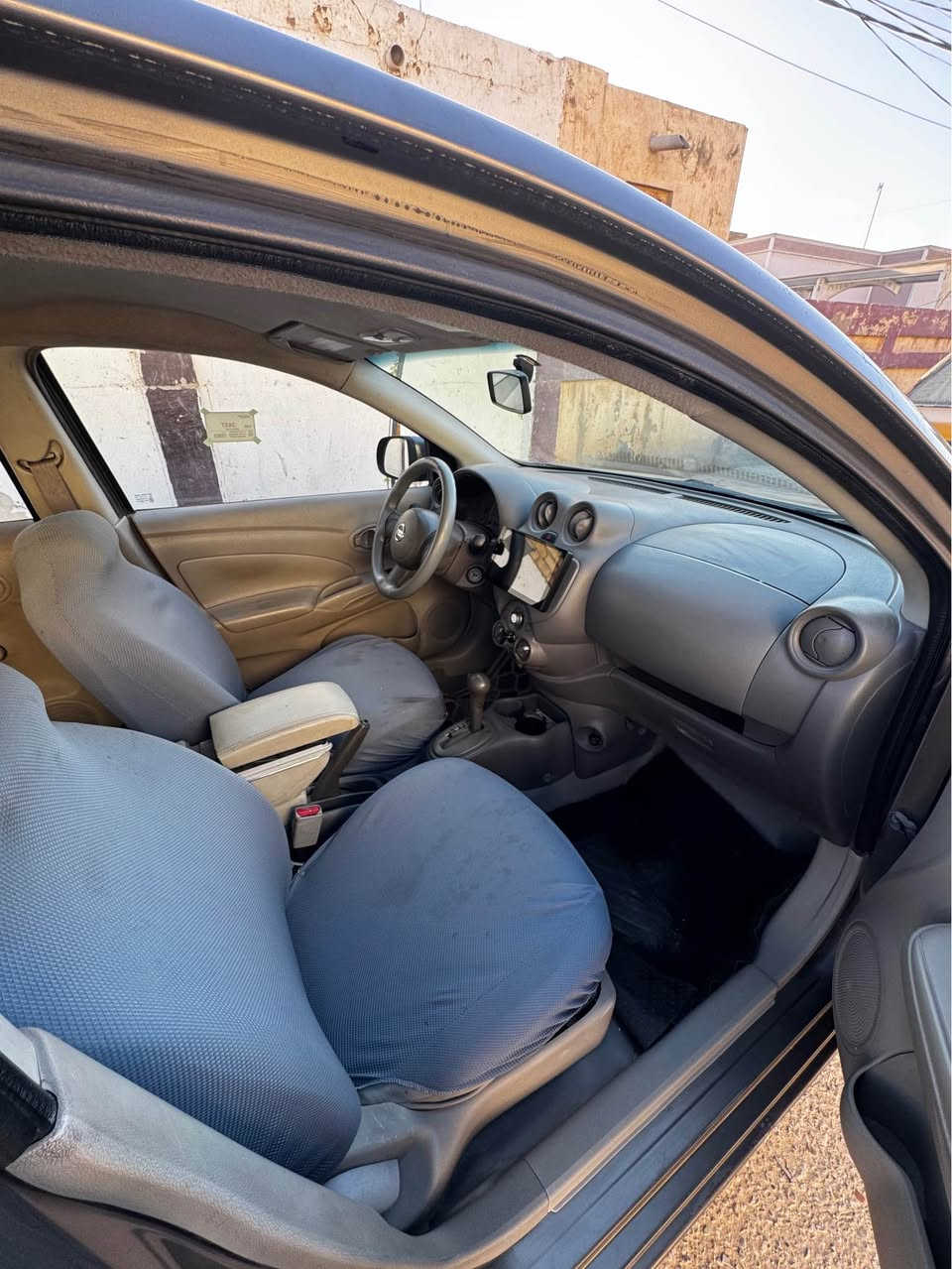 سيارة نسيان صني موديل 2013
 مكفولة من الضربة القوية مكينة وكير جدا  ￼ نظيفات￼
بيه فقط (حالوب خفيف وصبغ جاملغ الخلفي قليل )
مكان الديوانية 
***********
السعر 71 وبيه مجال ديوانية, القادسية
