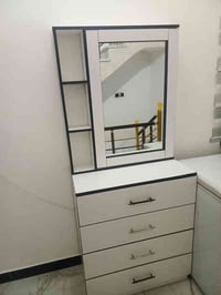 ميز تواليت • ٤ مجرات • الحريه يم الصحة