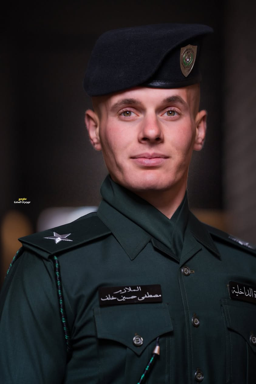 الف مبارك للاخ (مصطفى حسين خلف) تخرجه من كلية الشرطة
كلية الشرطة مصنع الابطال حماة الامن والقانون 
ستوديو فوتوغراف المدائن 
العنوان:المدائن سلمان باك - مقابل شارع الاذاعه
0781399629
***********
