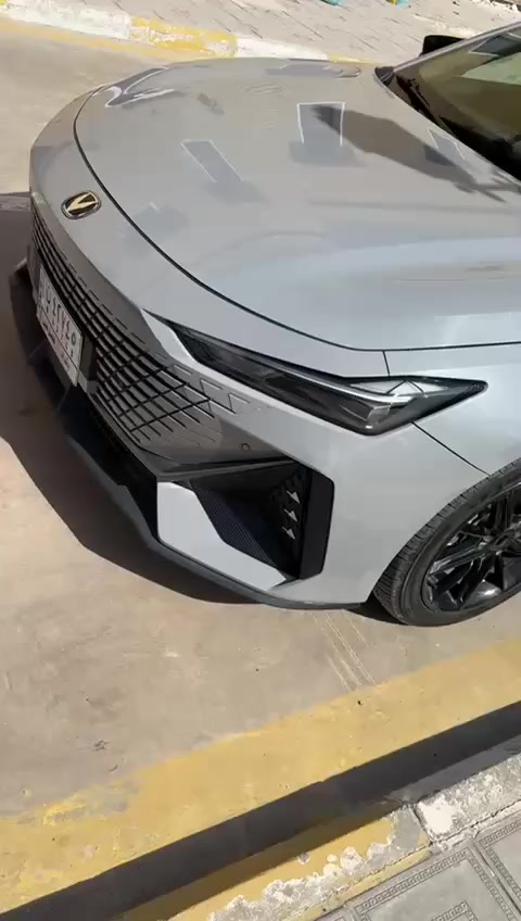 شانجان يونفي موديل ٢٤ جديده بعدها بالضمان ماشيه ٦٧ الف كفاله عامه عدا بارد جدا قليل فول مواصفات محرك ١٥٠٠ تيربو بانزين عادي مكانه بالدوره سعرها مناسب ٢٣ مليون وبيه مجال قليل ***********
