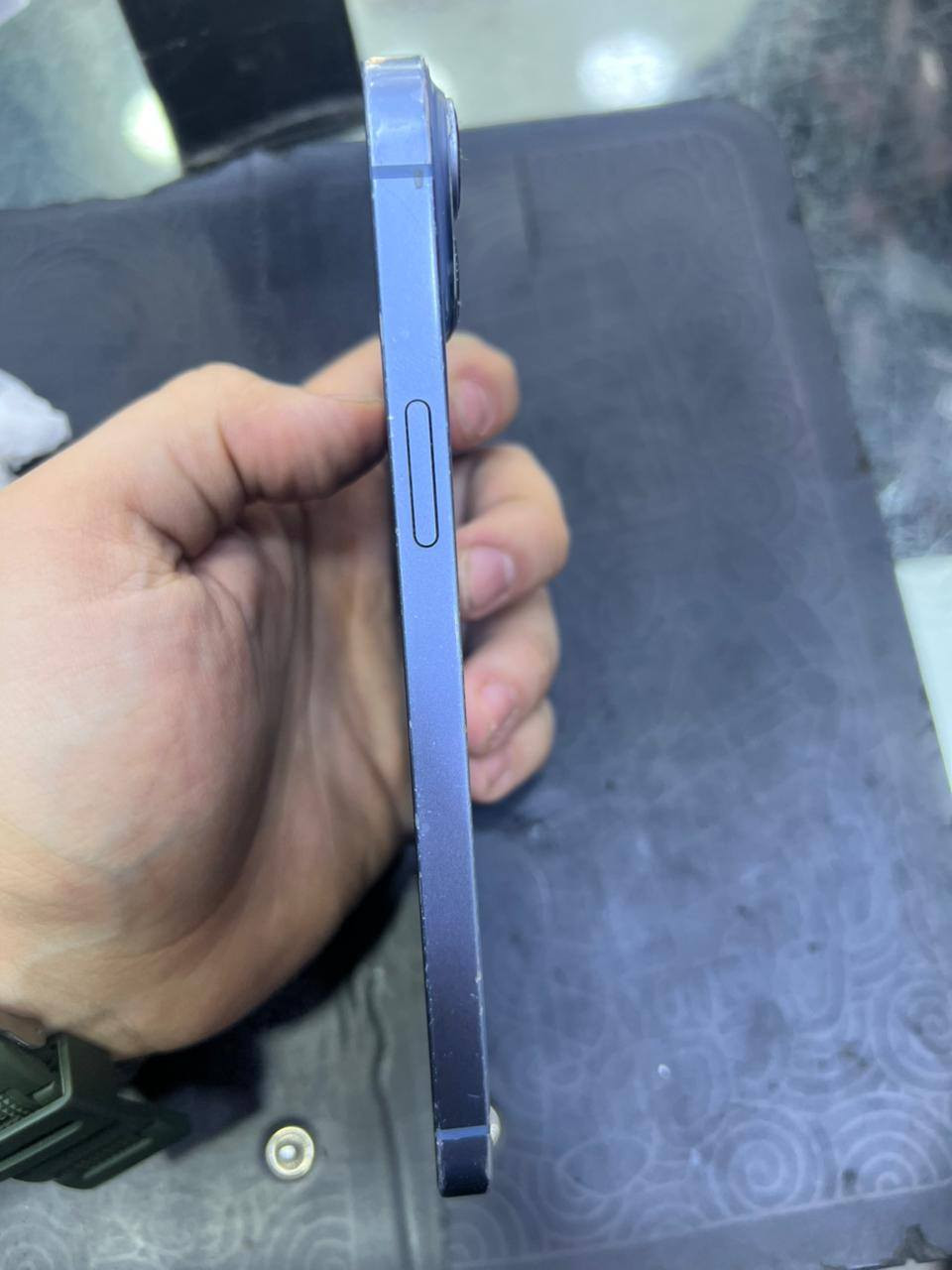 ايفون 14 بلس 
ذاكرة : 256
بطارية:%88
مبدل شاشة اصلية متكطع ولاتعلك
مبدل ضهر 
 السعر : ٤٢٥ الف وبي مجال 
للتواصل عالرقم فقط : ***********

