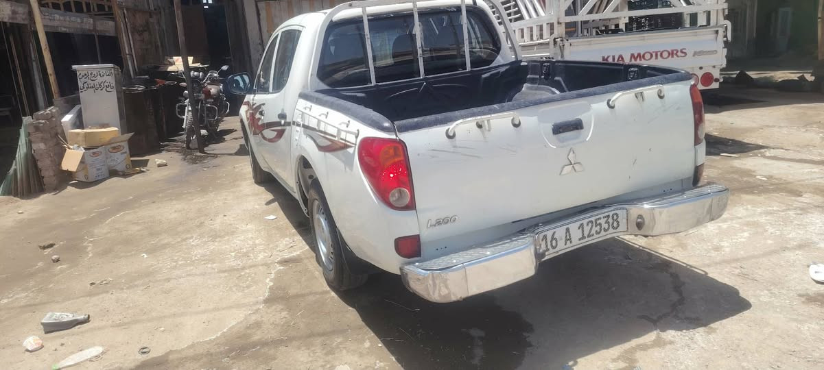 السلام عليكم
سيارة ميسيبوشي لبيع السعر 95 وبيها مجال قليل 
المكان الديوانية 
بيها صبغ بلباب الخلفي وبارد بلجاملغ فقط 
غير هذا الشيء كلشي مكفول 
لستفسار الاتصال ***********
