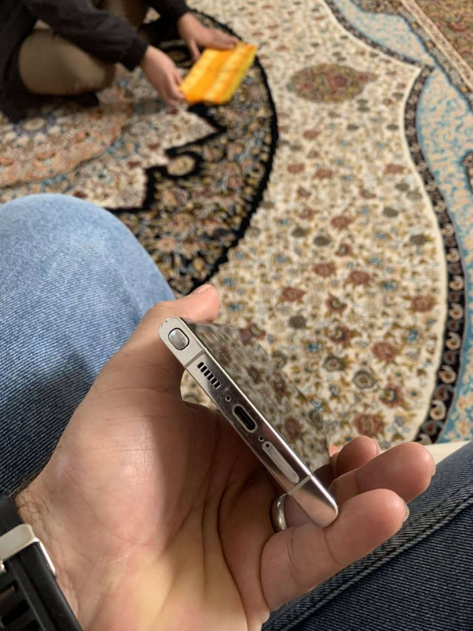 Samsung s23ultra 512 GB
دووسیم شاشەی ئەپەڵە بچوکەی هەیە وجامیشی درزی هەیە  ەڵمە بەشەرتی ئەوەی هەرچی موشکیلەبێ نەیبێت 
ڕام 12 پاتری 5000 
کامێرای 100x
کامێرای 200مێگا پێکسڵ 
بۆ پۆبجی 120fp
کامیرای 200 مێگا پیکسڵ 
8k ڤیدۆ 
شاشەی 120 هێرتز 
500هەزار مەجالێکی برایانەی هەیە 
گەیاندن هەیە رانية, السليمانية


**إذا كنت صاحب هذا الإعلان وتريد حذفه لأي سبب، رجاءا أرسل رسالة إلى الدعم الفني**