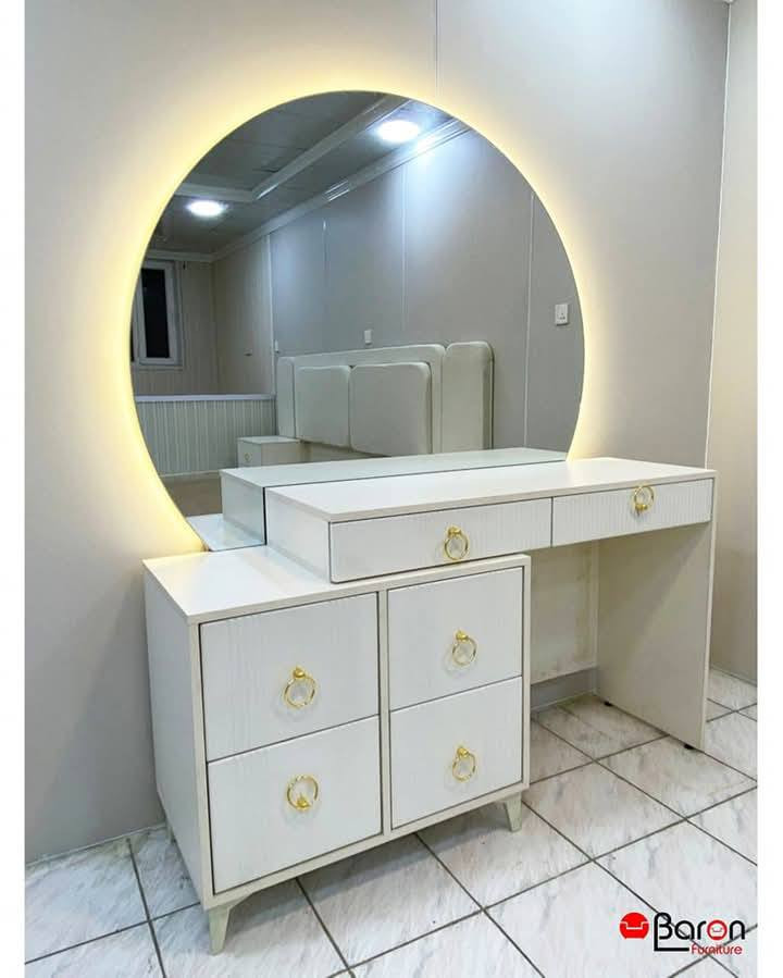 مرحبا زبائننا الكرام هذا مجرد نموذج 🌟فقط منصه
عدنا تشكيله كبيره من غرف النوم
موديلات، ألوان، وأسعار تناسب الكل
👉 شوف باقي الغرف بالحساب
نجاره خلف العنزي  للاثاث ونقل داخل مجاني  للحجز ***********
