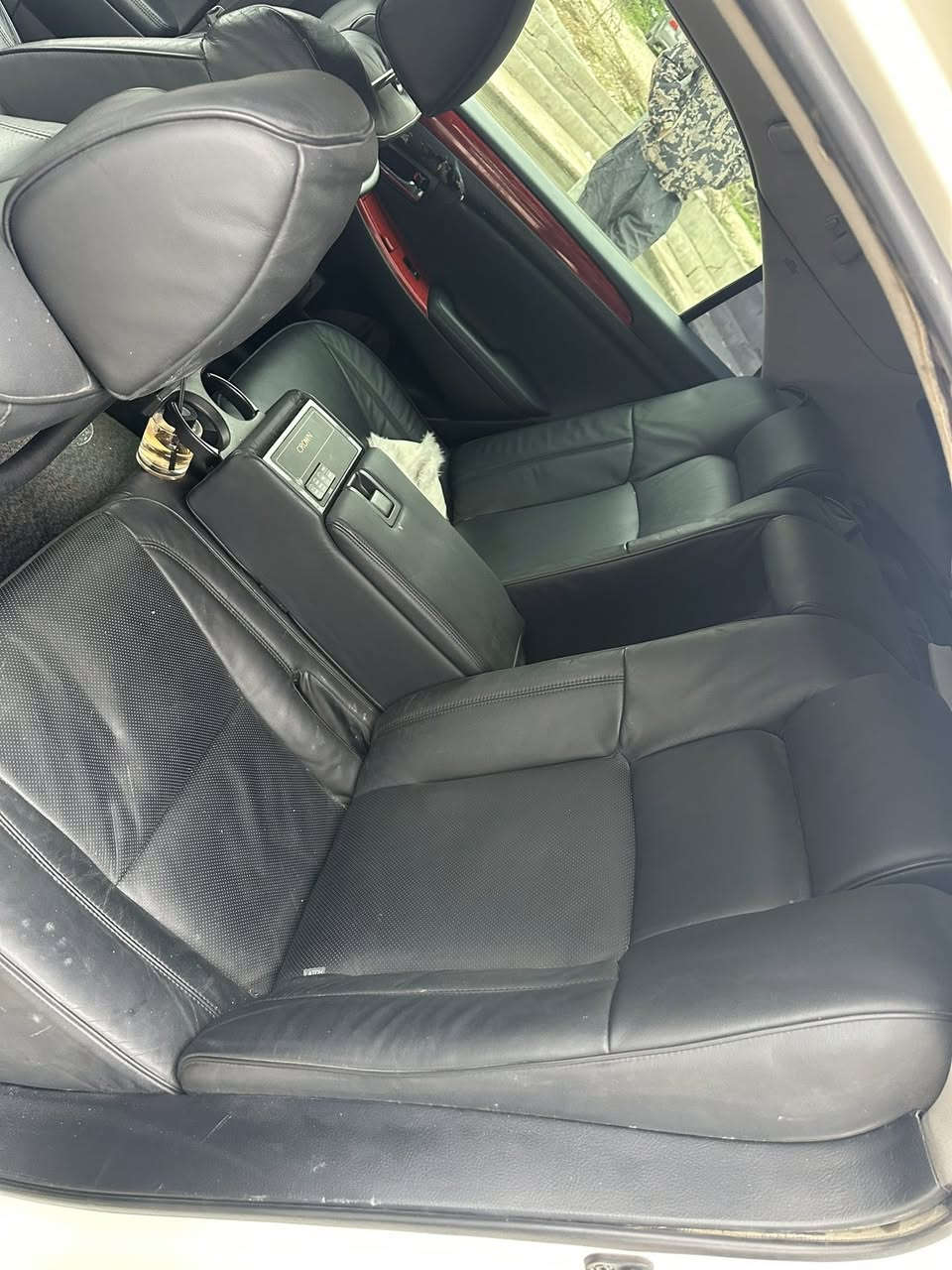 ئەو ناوانەمان هەیە بۆ گۆڕینەوە ئەگەر باقیو نیە سەرمان مەئێشێنە دڵی ئەدمین گیان
***********
