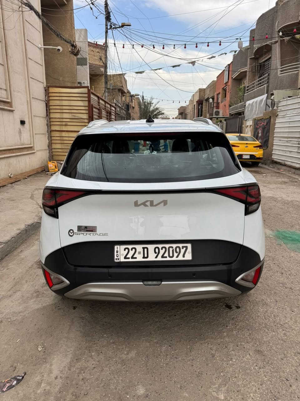 سلام عليكم
كيا سبورتج موديل 2024  ماشيه ٢٨ الف مكفوله 
 رقم أربيل تحويل وكاله حاضر وبشرط 
المواصفات بيسك 
 تحكم ستيرن جهتين
بصمة
 شاشة و كاميرا
 تشغيل عن بعد 
انضمة قيادة
وبقية المواصفات المعروفه 

***********
السعر ٢١٠ وبيها مجال ان شاءالله 

مكان السياره بغداد حي البنوك
