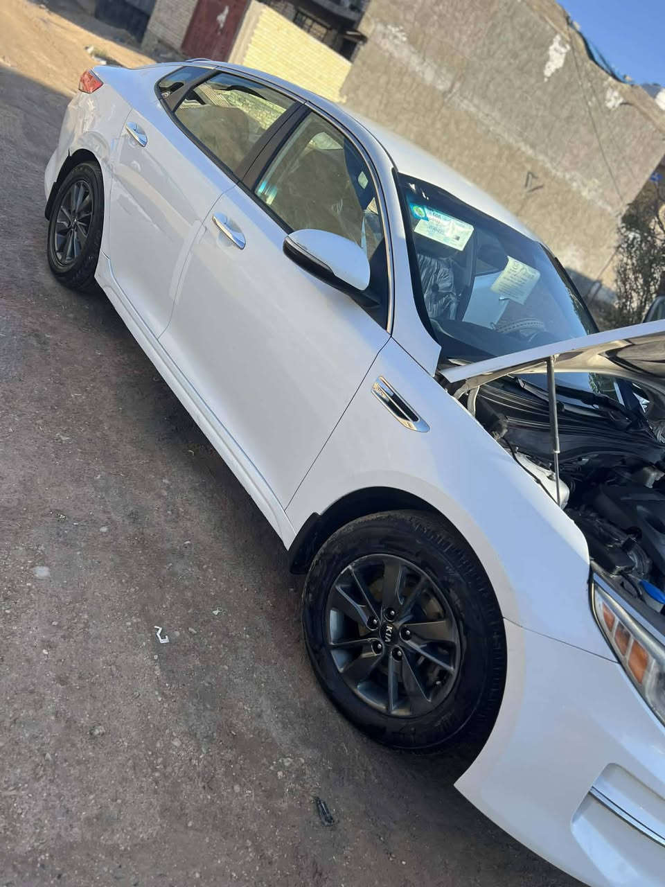 السلام عليكم للبيع او المر اوس حسب القناعه سياره اوبتما وارد أمريكي موديل 2018رقم بغداد مشروع وطني تحول مباشر  السياره حادث جاملغ  بنيد السياره خير من الله محرك كير حداديه تخم تاير تبريد كهربائية كله شغاله محرك 2000 GDI مواصفات السياره تحكم ستيرن اشاره بالمري حساس خلفي كامره دواره رادار جانبي تحديد مسار السعر ١٣٧ وبيه مجال قليل العنوان بغداد االاستفسار ***********
