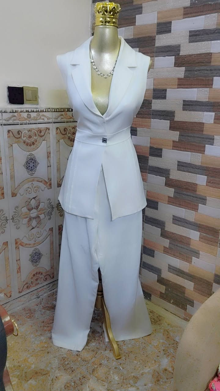 السلام عليكم
فستان وردي لبسه واحدة فقط قياس ٤٠ سعره ٣٥ قفل
كوستم ابيض لبسه واحدة فقط قياس ٤٠ سعره ٢٥ قفل
الفستان الاحمر لبسه واحدة فقط قياس ٤٠ سعره ٢٥ وبي مجال للاستفسار خاص مفتوح


**إذا كنت صاحب هذا الإعلان وتريد حذفه لأي سبب، رجاءا أرسل رسالة إلى الدعم الفني**