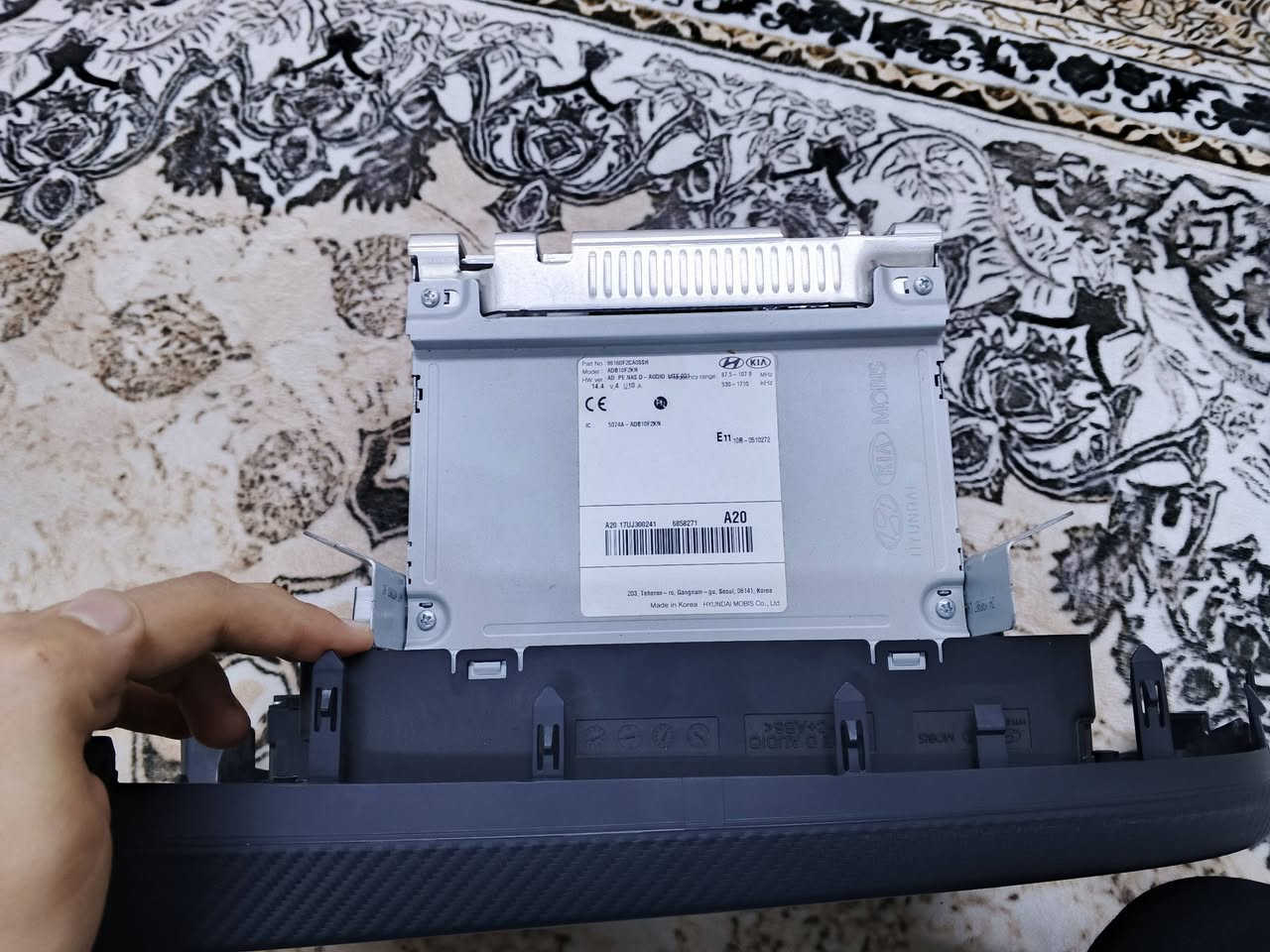 السلام عليكم عندي هاي الشاشه مال السياره الاصليه شرط النضافه 100٪ مستعجل على بيعتها سعرها 150 الف قفل 
للاستفسار الاتصال على الرقم 
***********

اذا بيها زلغ واحد اخذها بلاش حته ما مشغلها يمكن مرتين فقط
