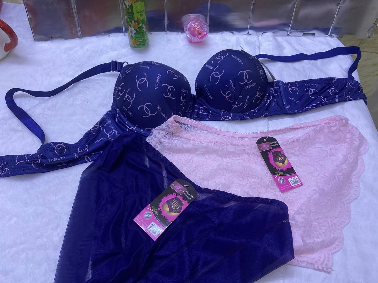 🎁افضل الهدايا الرومانسية لعيد الحب 🎁عرض خاص لعيد الحب للمتزوجين ، 🎉عيد الحب قرب، واللحظات الحلوة تستاهل هدية رومانسية 🎁✨  

سيت ملابس داخلي نسائي👙
لانجري طقم (ستيان + أندر ) 
💞حمالة دبل اسفنج عظم 
كوالتي عالي وخامة راقية✔️
✨


**إذا كنت صاحب هذا الإعلان وتريد حذفه لأي سبب، رجاءا أرسل رسالة إلى الدعم الفني**