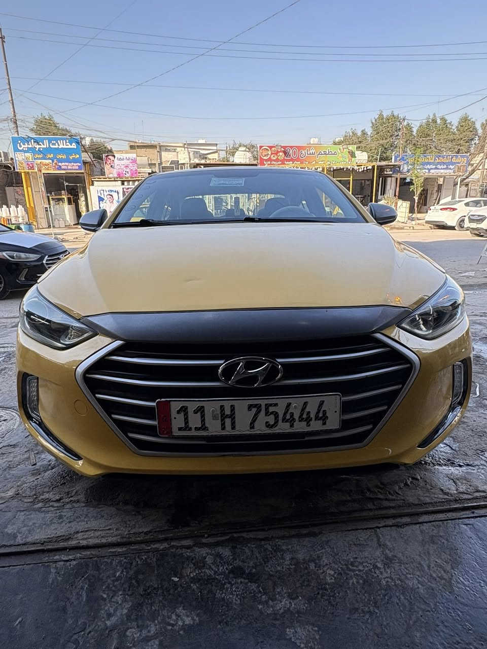 سلام عليكم عارض سياره 
انتره موديل2017 حادثها جاملغ خلفي بدون دواخل السياره اليبل واحد بدون تبديل محرك دوش ٢٠٠٠ ماشيه الساره ٩٧ بدون أي تبديل تخم تاير حداديه جديده بدون أيرباك 
العنوان بغداد 
الرقم ***********
