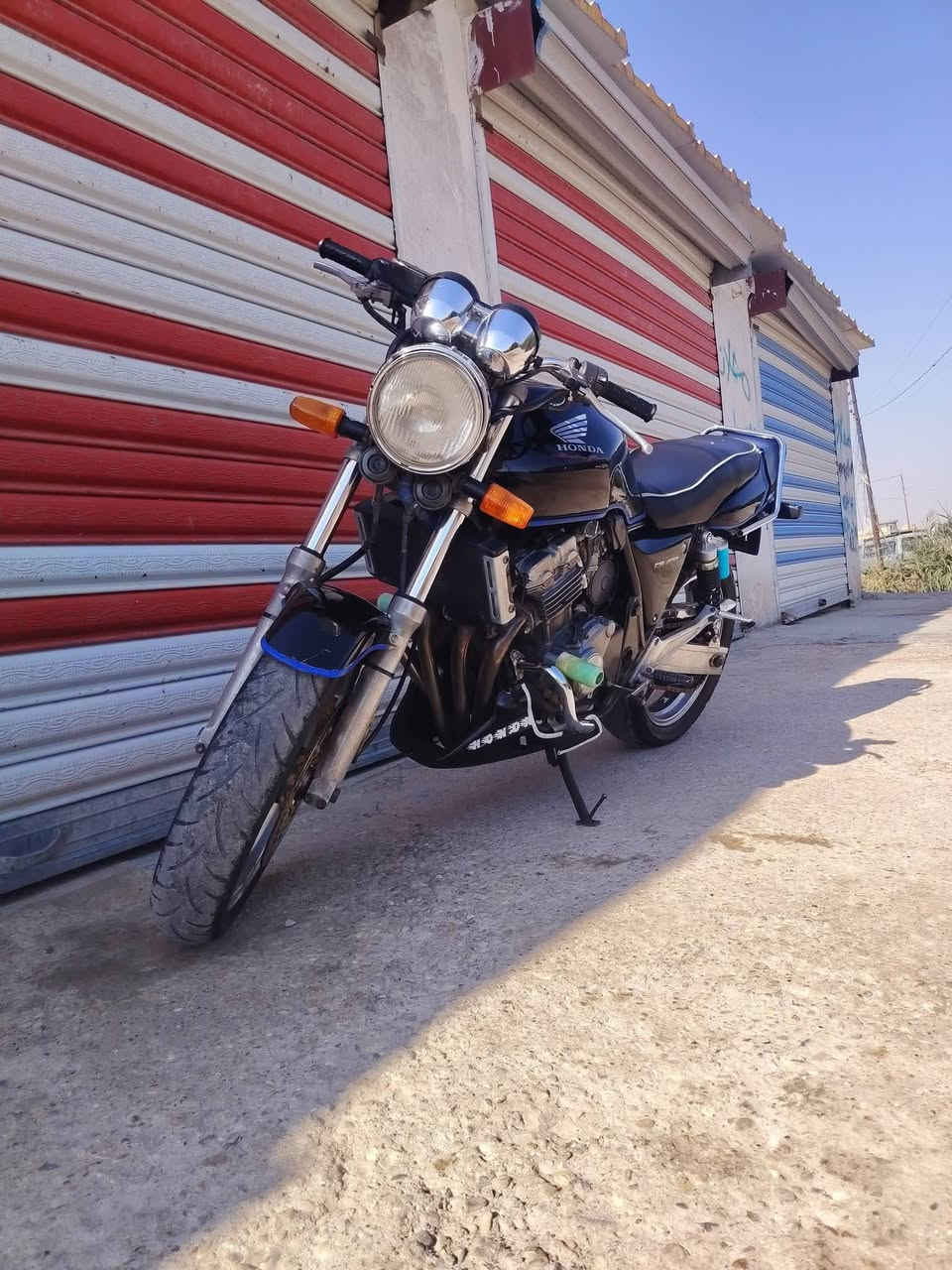 السلام عليكم CEB4للبيع  جيل الاول   درجه بعدها مماشيه هواي دراجه مفوله كير مكينا كهربائيات شرط سرعه ومعدل180 مكاني ديالى السعر 16وبيها مجال رقمي ***********
