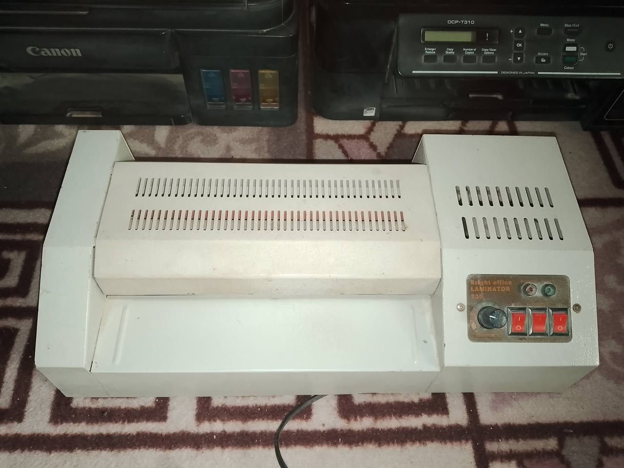 كابعات عدد 2  واحده عاطل الكاترج مالته+ جهاز كبس سعرهن 150وبيهن مجال العنوان بابل  قضاء المحاويل ***********
