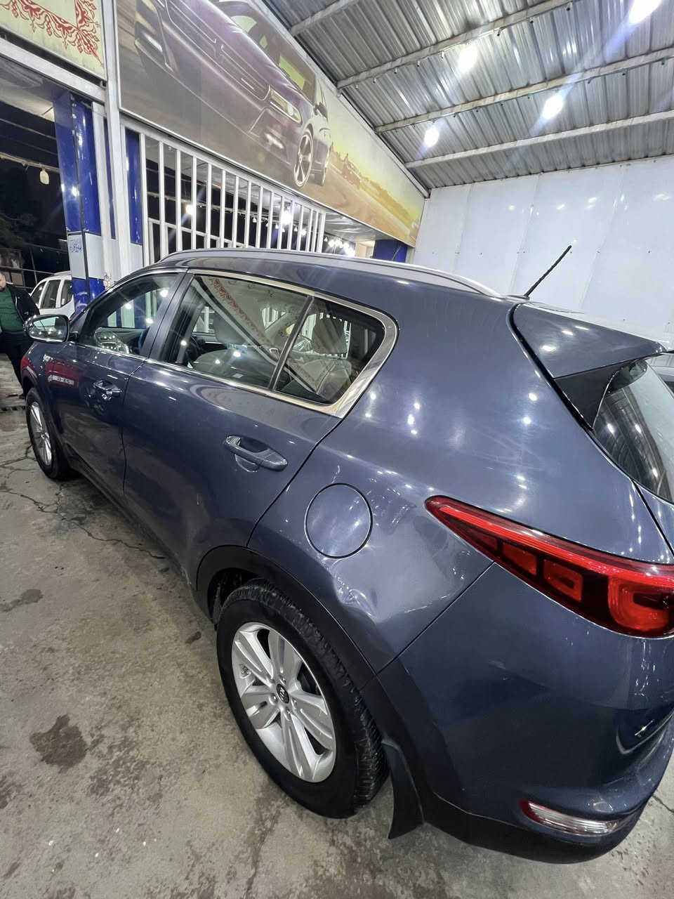 السلام عليكم
للبيع او لمراوس السعر 189 

سبورتج خليجي فول للاخير مديل 2018 

رقم اربيل 

مكفوله من الصبغ ولتبديل 

عنواني الاعظميه 

***********
