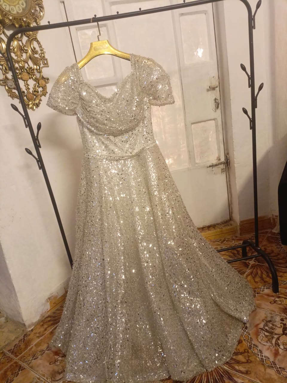 فساتين ملبوسه مره وحده فقط ساعتين فضي ثقيل جدا شيك يدوي ١٥٠ الف وبي مجال ثاني ستن يجنن ستن مالته اريده ٨٠ الف وبي مجال قليل عنوان بغداد توصيل متوفر


**إذا كنت صاحب هذا الإعلان وتريد حذفه لأي سبب، رجاءا أرسل رسالة إلى الدعم الفني**