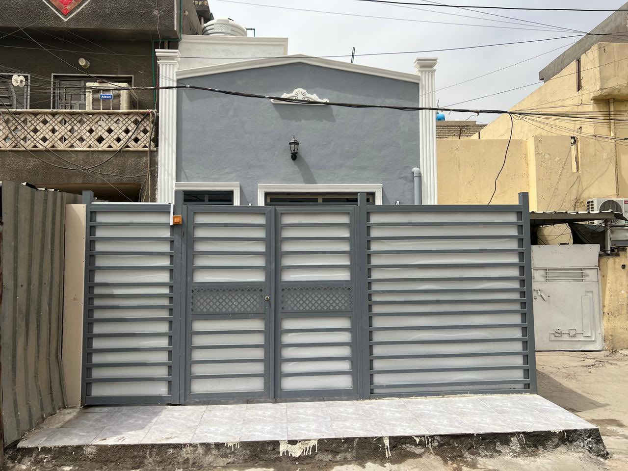 مشتمل للبيع المساحه 60 متر 
خلف متوسطه صلاح الدين 
مكتب برج بغداد 
***********
