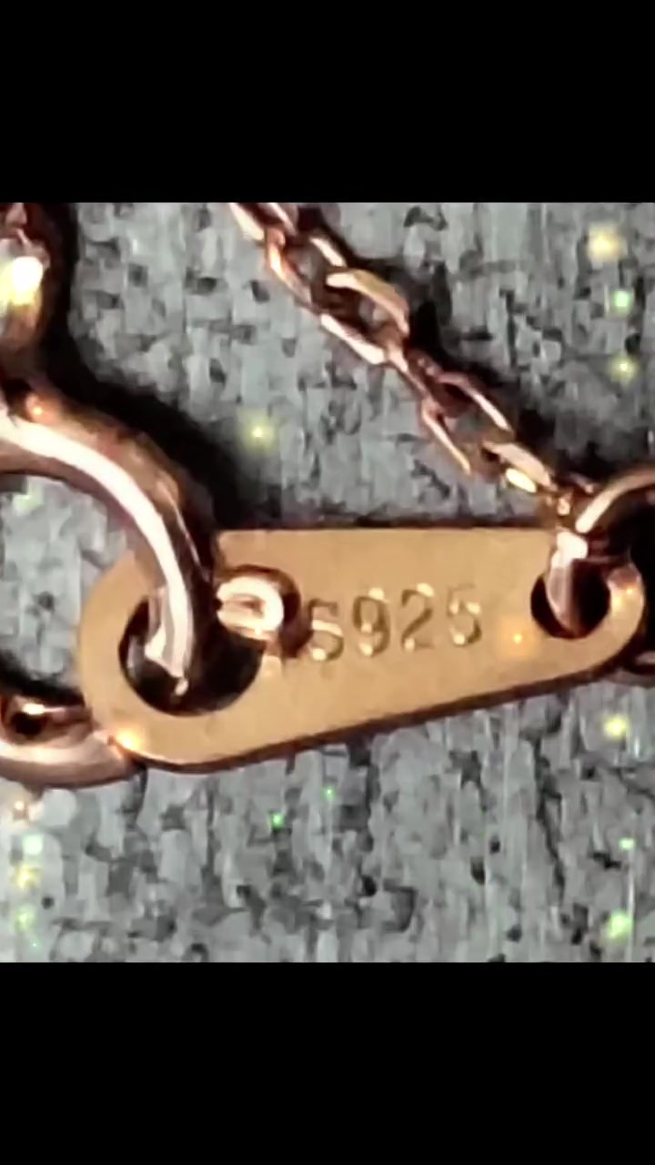 كوليه فضه ايطالي عيار 925..طلاء ذهب يتوسطه قلب فضي براق.. كوليه منتهى الجمال


**إذا كنت صاحب هذا الإعلان وتريد حذفه لأي سبب، رجاءا أرسل رسالة إلى الدعم الفني**