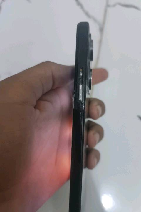poco x5سلام عليكم جهاز  للبيع السعر 125 وبي مجال  امبدل شاشه اصليه فقط ودكم مثل ما واضح بلصوره