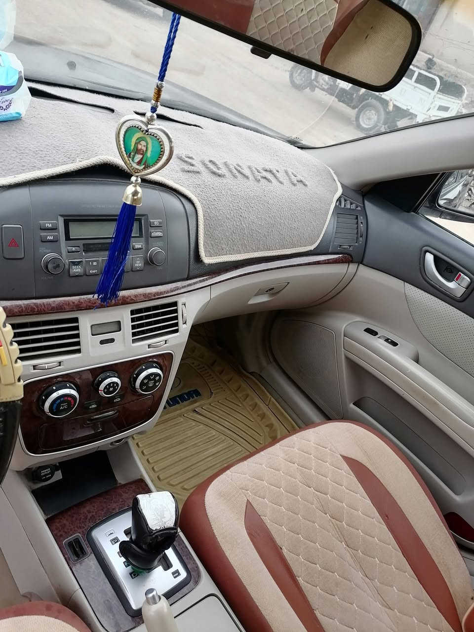 سلام عليكم سوناته 207 خليجي بيه رشه مال خليج جاملغ وباب ماعابرات محرك 2400 كير حداديه تخم تاير تبريد على شرط الفحص رقم مثنى مميز بسمي مداور ثاني يوم سعر 95 وبيه مجال رقم تلفون *********** مأمتواجد ع فيس شراي يتصل
