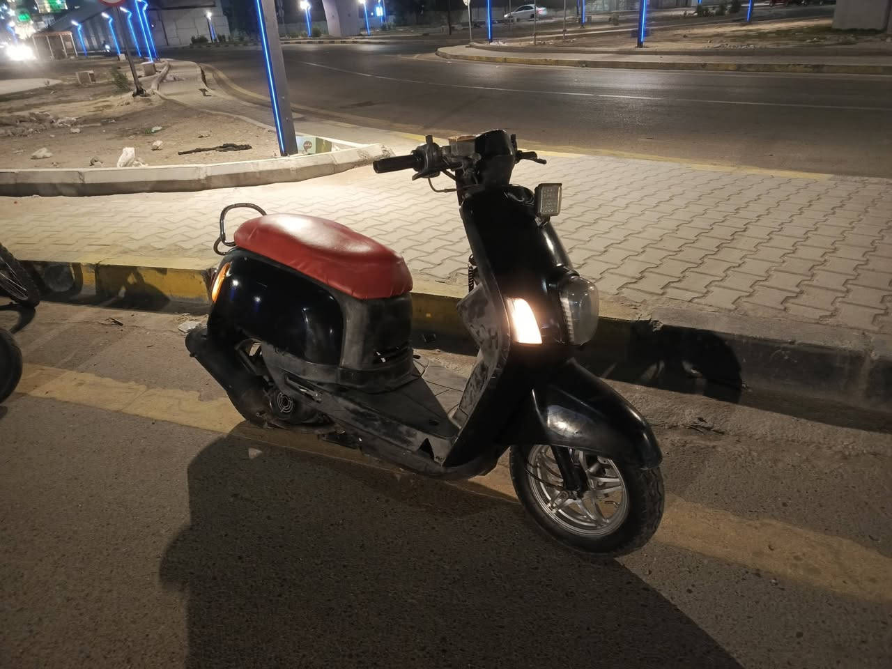 دراجة ماكس بوليس للبيع دراجة كاملة شغال نكرة كهربائيات شغالة السعر ٣٧٥ مكان بغداد المشتل الشراي يتصل عل رقم ***********
