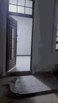 مشتمل طابق واحد 80 متر الايجار ابو دشير يم سوك ب 350.  تصال واتساب 077...