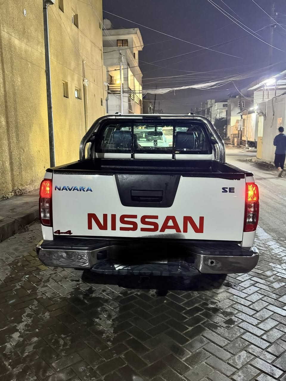 أسلام عليكم سيارة نيسان نيفارة 2012  السيارة جديدة مماشية هواي  مكان السيارة  بغداد  الاستفسار الرقم ***********
