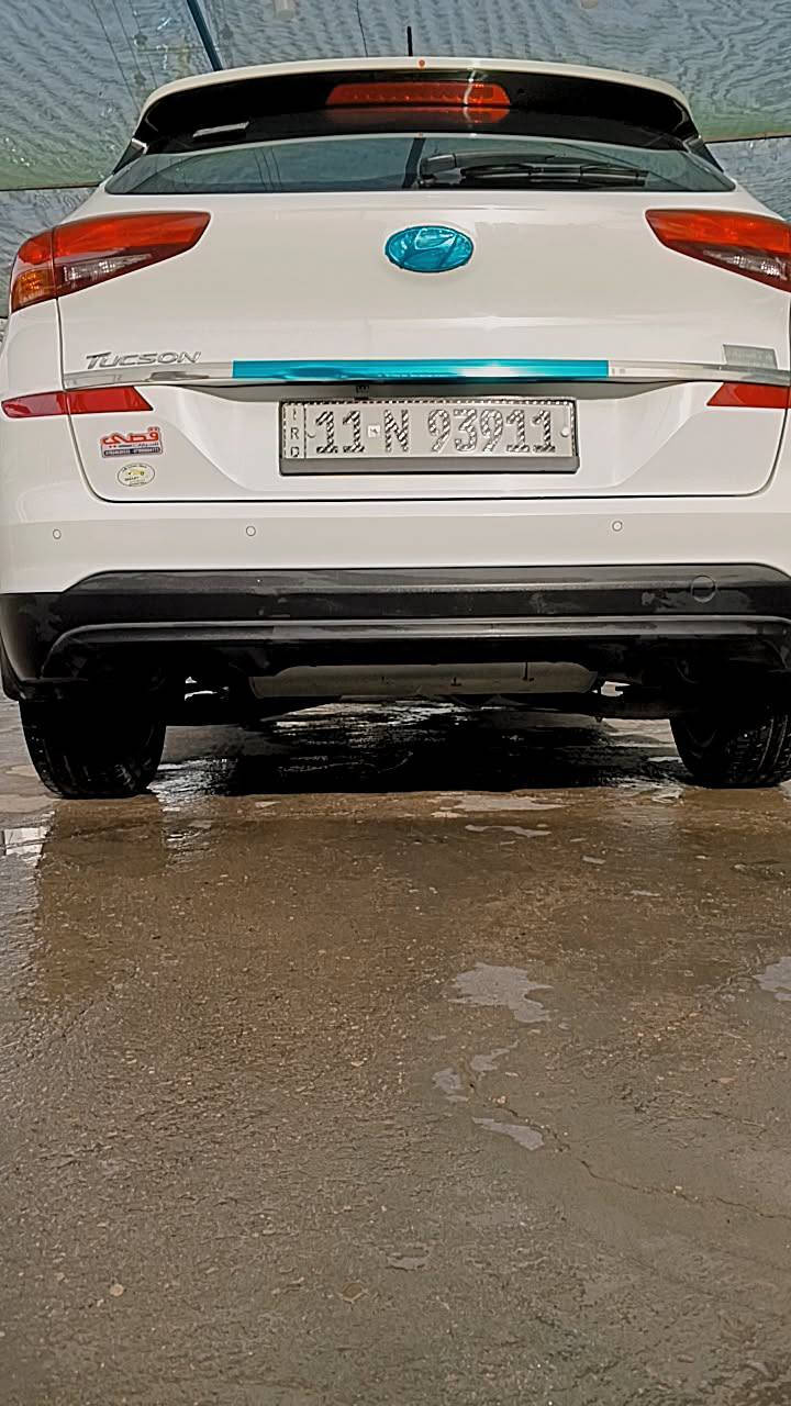 توكسان 20 شباك لكزز شركة الكاصد معروفه بمواصفاته دواخل صاج خمس عدسات وباقي مواصفات معروفه سبير مانازل وياه دفتر ...... الشاشة تفتح كل برامج حدادية جديدة تايرات جدد باتري جديد يعني ماتخسر عليه دينار .... شراي يتصل على رقم ***********
