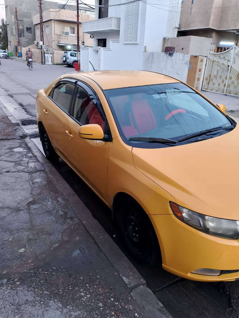 سياره فورتي 2013 حلوه وحيل نضيفه وجاهزه من كلشي  لاستفسار *********** السعر 90 بغداد, العراق
