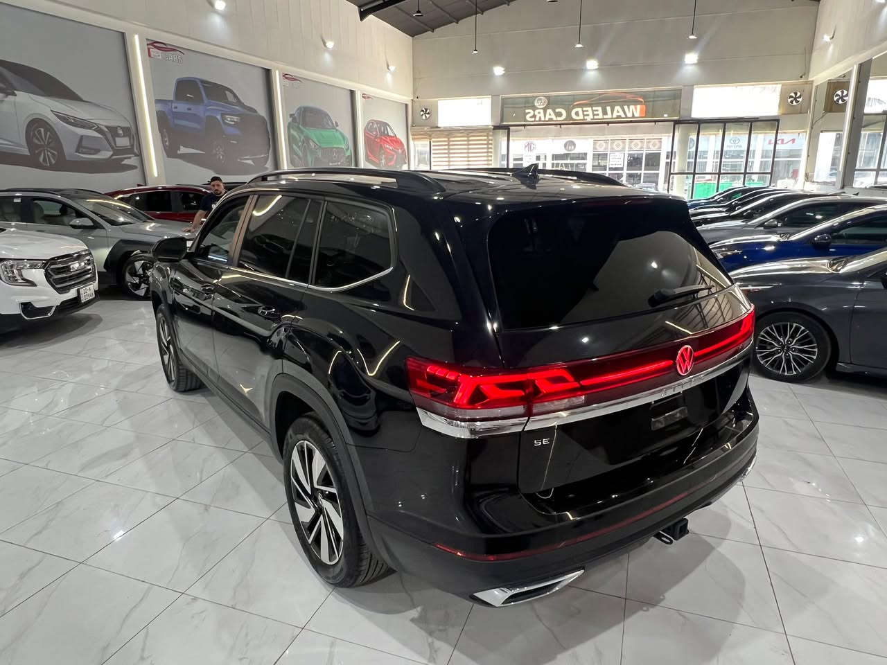 � للبيع | فولكس فاجن أطلس SE موديل 2025 🚙
✨ سيارة نظيفة جدًا وبحالة ممتازة، جاهزة للاستخدام ولا تحتاج أي مصروف.

✅ الموديل: 2025
✅ الفئة: SE
💰 السعر: 250 ورقة و مجال 
📍 ماشية : 12 ألف فقط.

🔹 الحالة:

* جاملغ واحد صبغ فقط.
* بدون ولا إيرباغ ضارب.
* الدواخل سليمة 100%.
* السيارة نظيفة جدًا.

أبرز المواصفات:

* محرك 2.0 تيربو قوي واقتصادي.
* قير أوتوماتيك 8 سرعات.
* دفع أمامي.
* 7 ركاب.
* تشغيل بصمة.
* تشغيل عن بُعد (Remote Start).
* كشن حار (تدفئة للمقاعد).
* مقاعد جلد.
* شاشة لمس كبيرة.
* Apple CarPlay و Android Auto لاسلكي.
* كاميرا خلفية.
* حساسات أمامية وخلفية.
* مراقبة النقطة العمياء (Blind Spot).
* تحذير مغادرة المسار.
* مثبت سرعة ذكي (راداري).
* باب خلفي كهربائي.
* ثلاث مناطق للتحكم بالمكيف.
* جنوط ألمنيوم.
* إنارة LED أمامية وخلفية.
* بدون فتحة بانوراما (حسب الطلب).

📞 للتواصل (اتصال أو واتساب):
***********

🔗 للانضمام إلى كروب الواتساب ومشاهدة أحدث السيارات أول بأول:
https://chat.whatsapp.com/EDt5rlTuPdfCvNySuhJZE1?s=hd&p=i&mlu=0

�

