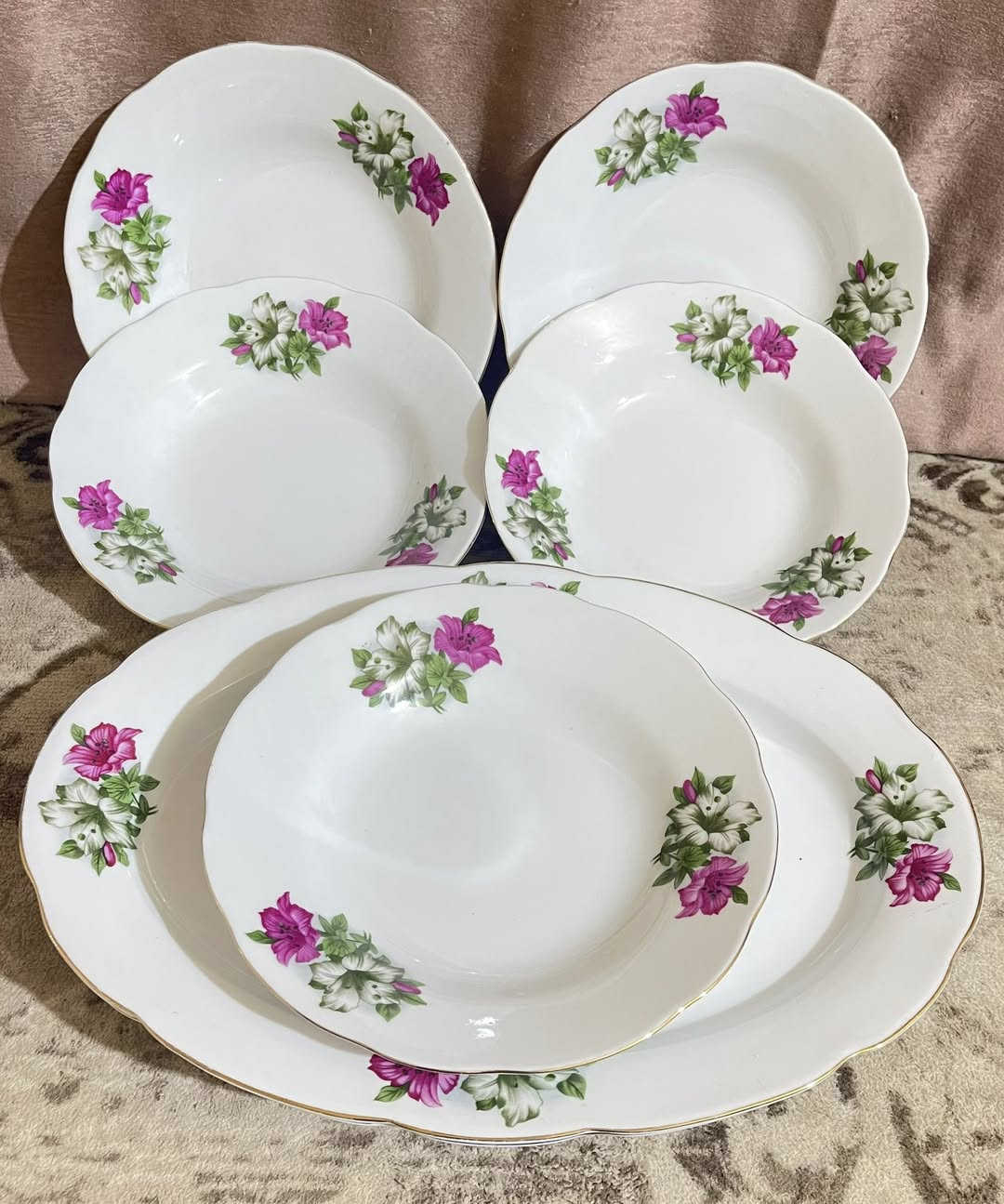 (وأختار لنفسك عزيزاً يعُز عليه حزنك )
مساءالخير والعافية عليكم جميعاً 
(٧) قطع مورد صيني مختوم اسواق مركزيه غير مستخدم (٢) بلام كبيره قياس الطول ٣٧ سم والعرض ٢٦ سم و(٥) صحون عميقه قياس القطر ٢٢ سم السعر خاص لطفاً يوجد توصيل لكل محافظاتنا الحبيبه


**إذا كنت صاحب هذا الإعلان وتريد حذفه لأي سبب، رجاءا أرسل رسالة إلى الدعم الفني**