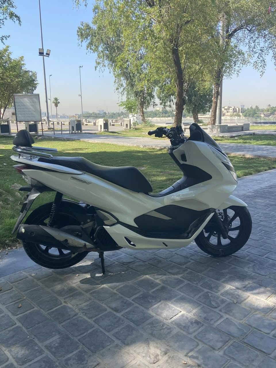 سلام عليكم pcx  جيل ل3للبيع
دراجه. كفاله عامه مكينه وكفر اي نقص 

مابيها كهربايات كلها شغاله.  لسعر 13 وبيها مجال 

لعنوان بغداد حي لبتول ***********
