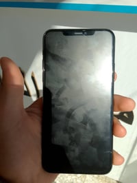 ايفون 11 برو ماكس جهاز مضروب بورد  فقط جهاز كلشي مامبدل بي بس بورد سعر...